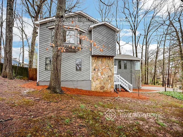 1790 Blackwillow Dr — Photo 3