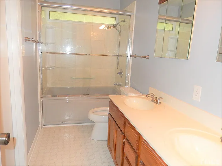 6704 Winding Trl — Photo 16