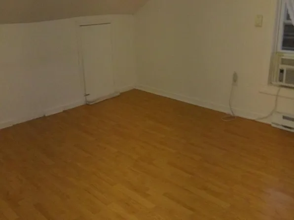 297 Gulf St, Milford, CT 06460