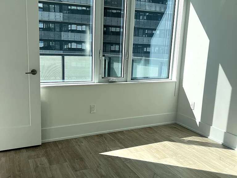 470 Front St W #1113 — Photo 16
