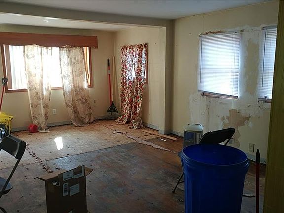 4th image of 6900 Putnam Dr