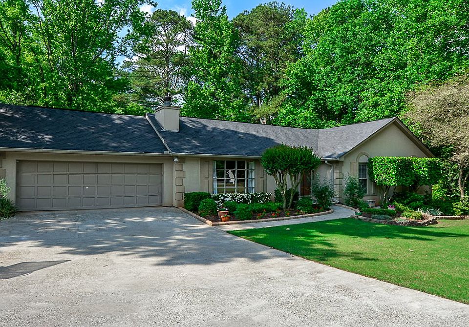 2nd image of 300 Wavetree Ct