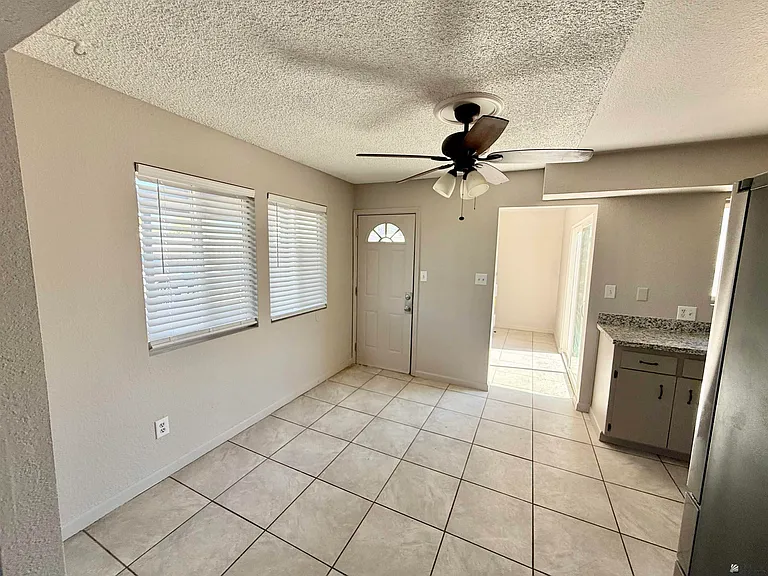 1265 S 13th Ave — Photo 4