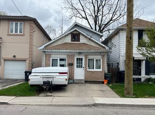 97 16th St, Toronto, ON M8V3J9