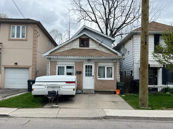 97 16th St, Toronto, ON M8V 3J9