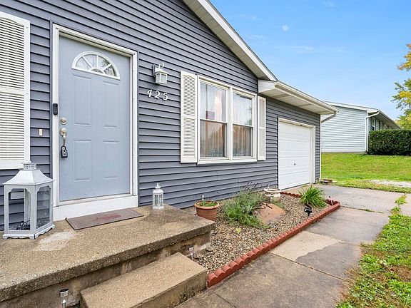4th image of 425 Arrowhead Ct
