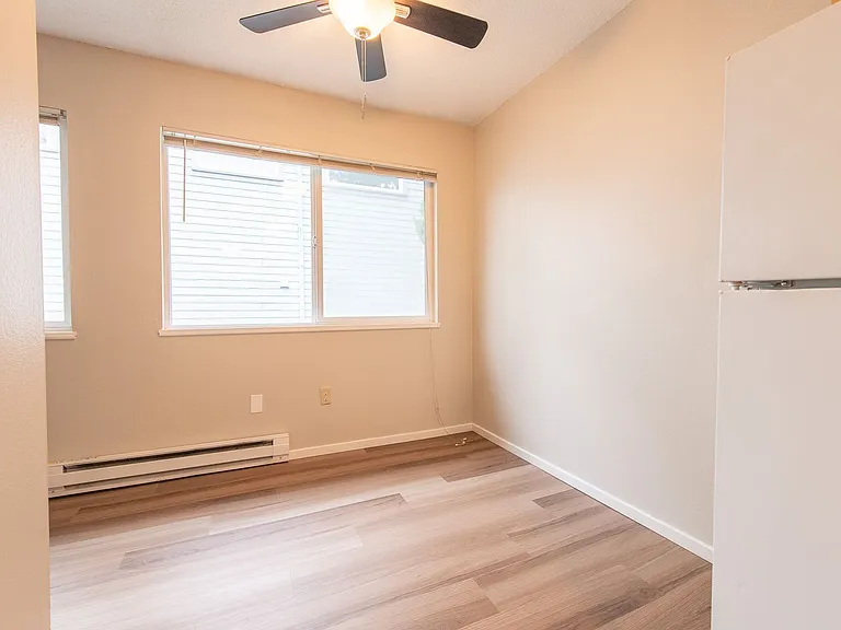2527 NW Savier St — Photo 4