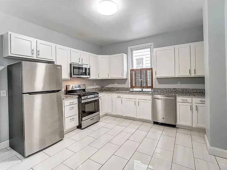 2312 Norwood Ave — Photo 11