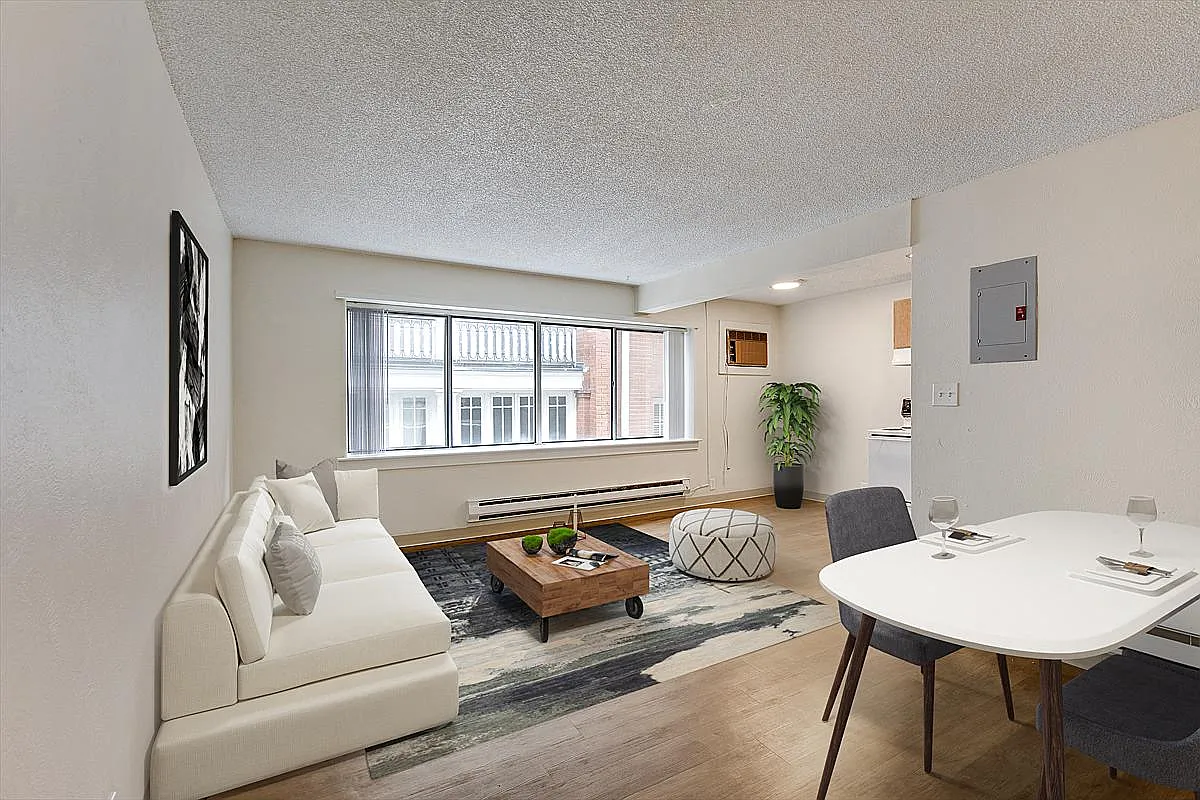 Grant Place — Photo 1