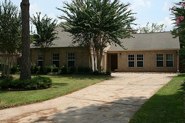 1st image of 20211 Lake Sherwood Dr