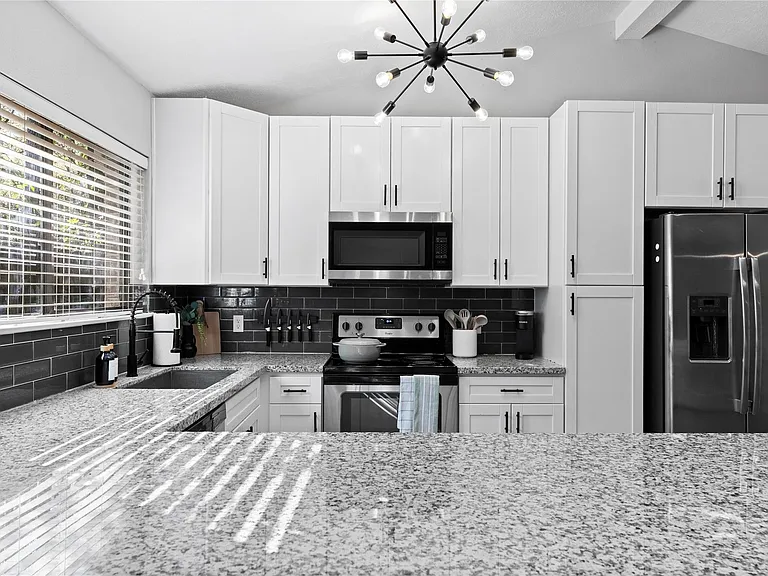 17 S Greenbud Ct — Photo 15