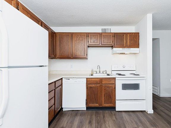 4th image of 2785 Blackforest Dr APT A