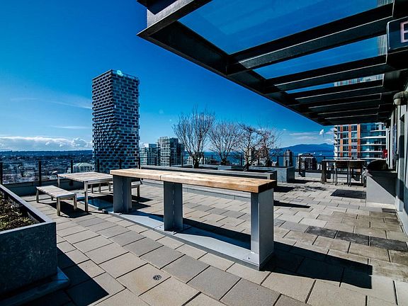 2nd image of 1325 Rolston St #1101