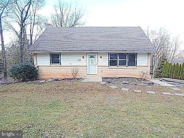 1st image of 550 Blue Lake Rd