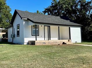 205 N Gardner Ave, Wynnewood, OK 73098
