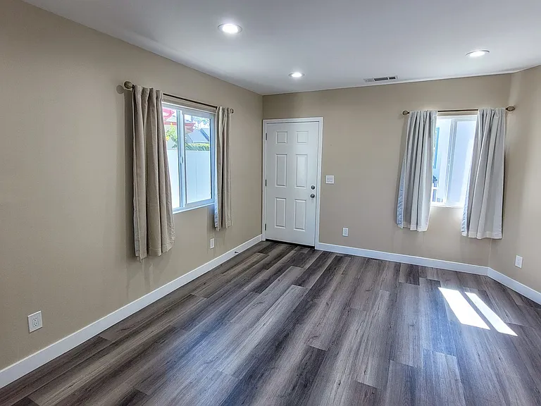 16131 Sunny Ct — Photo 4