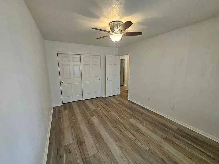 902 Riverfront Dr — Photo 10