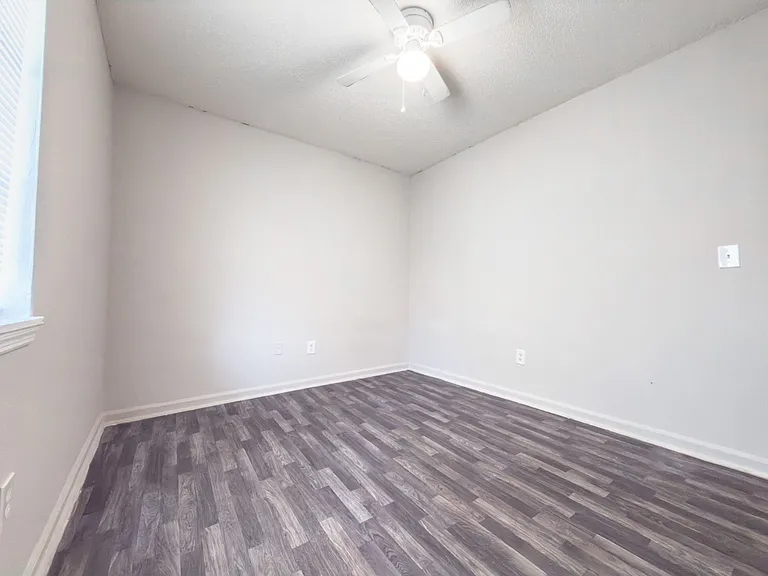 1815 Sumner Ave — Photo 13
