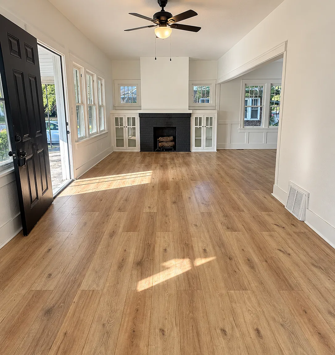 3 bed, $1,199 — Photo 1