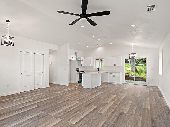 5th image of 221 Christopher Way