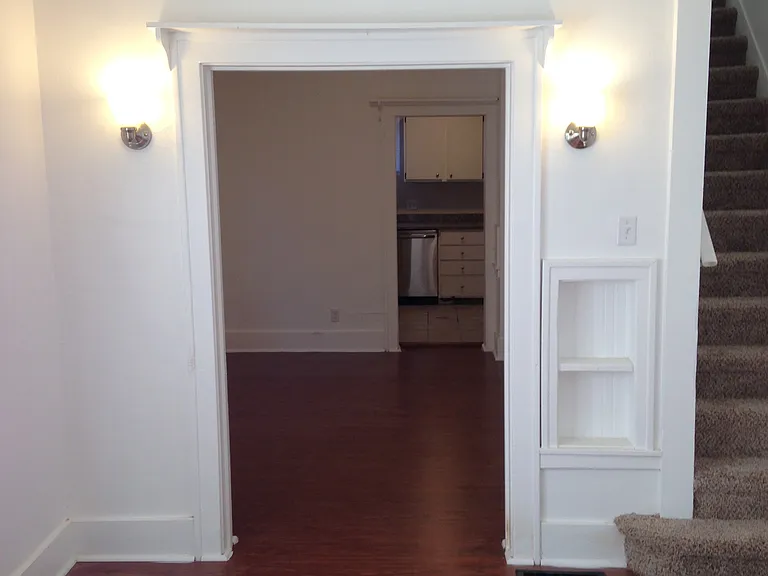 458 Hallock St — Photo 8