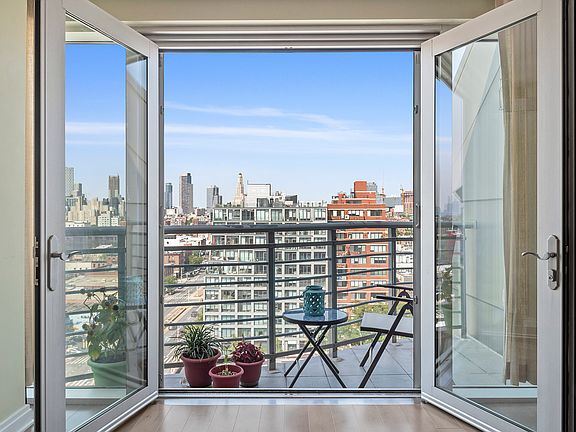 4th image of 302 2nd St APT 12K