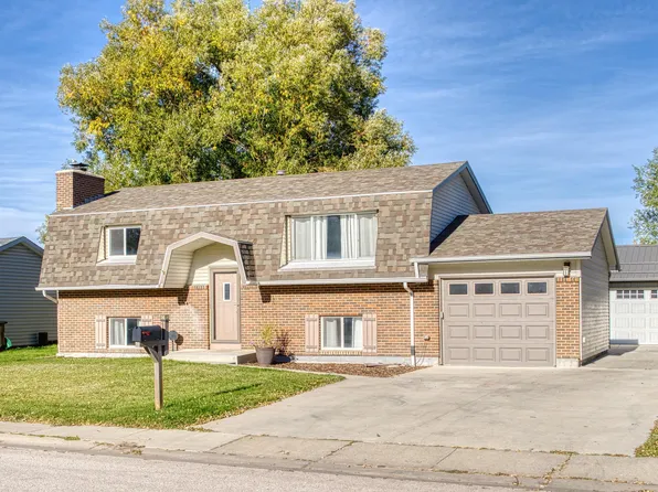 1608 Cimarron Dr, Gillette, WY 82716