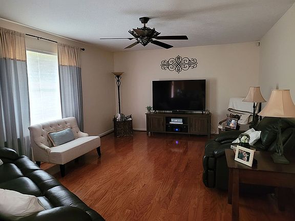 5th image of 628 Buckshire Gln