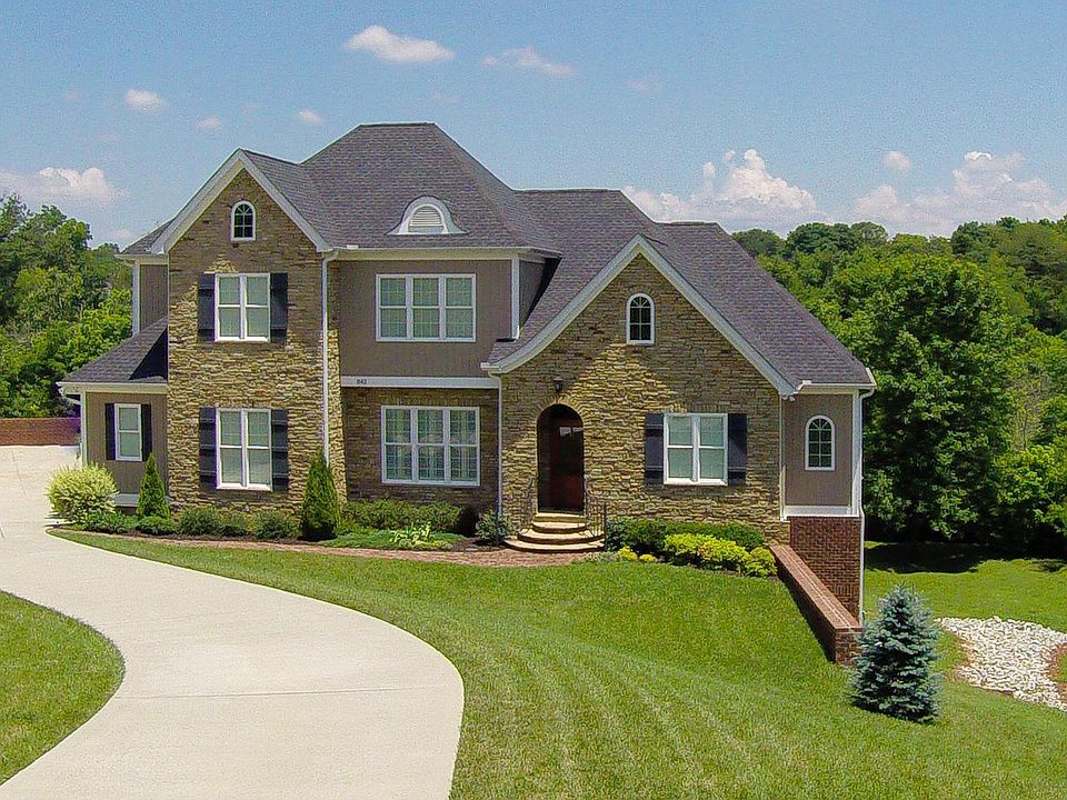1st image of 842 Brookshire Blvd