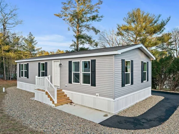 10 Cheryl Ln, Carver, MA 02330