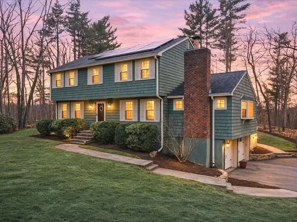 32 Snyder Rd, Medfield, MA 02052