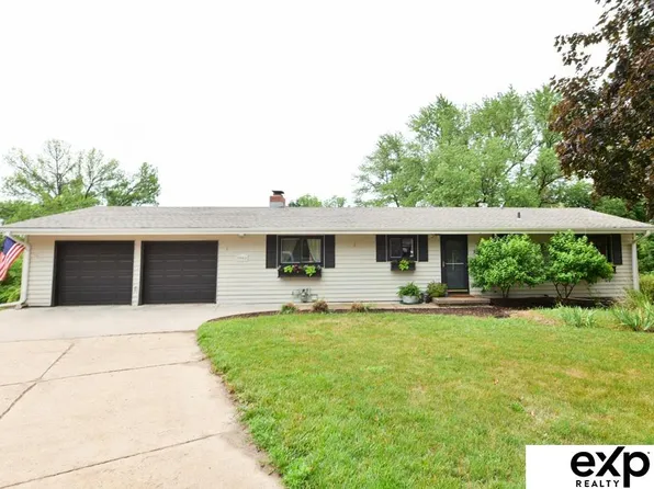 9901 N 34th Cir, Omaha, NE 68112