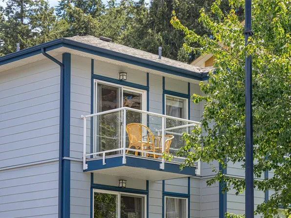 383 Wale Rd #300, Colwood, BC V9B 2P9