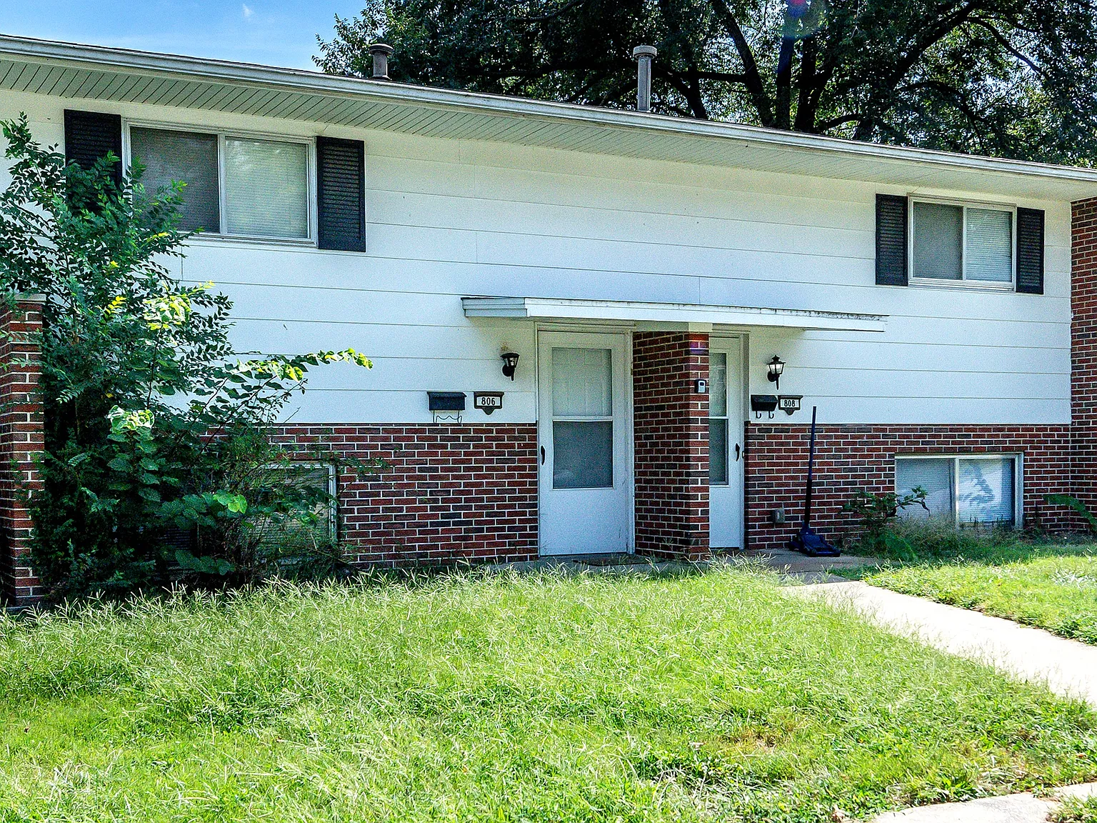 2 bed, 1.5 bath, 1000 sqft, $1,250 — Photo 2