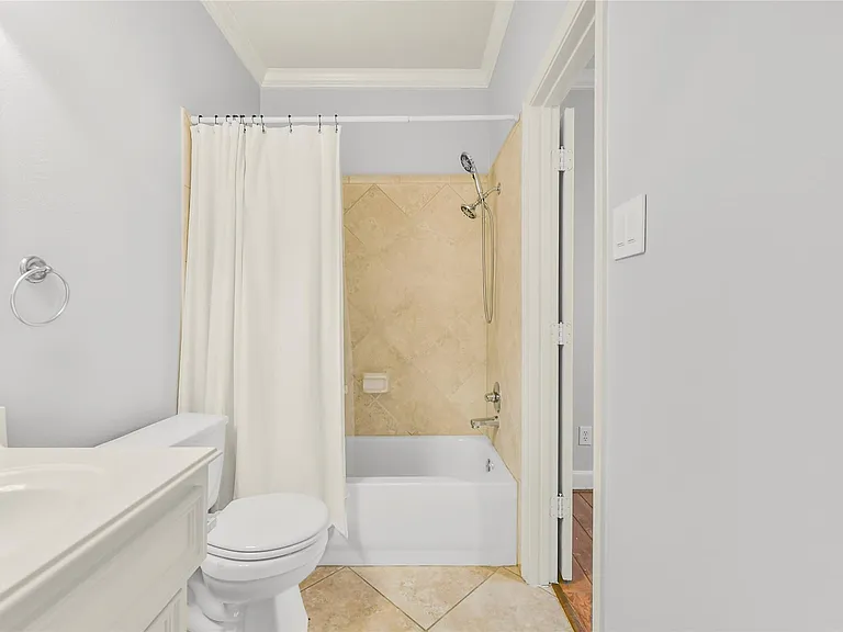 1607 W Dallas St #A — Photo 7