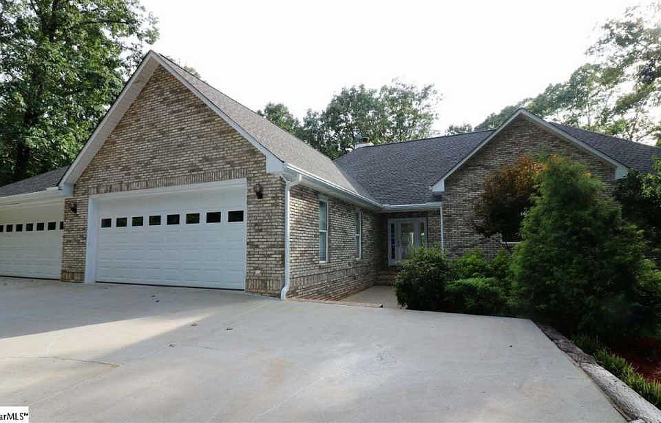 1st image of 304 Royal Oaks Dr