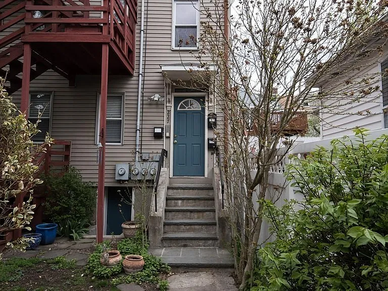 227 Hurley St #3 — Photo 1