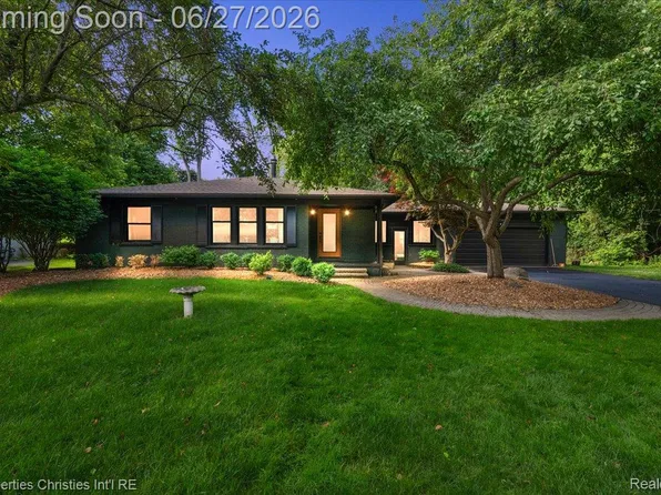 27331 Gardenway Rd, Franklin, MI 48025