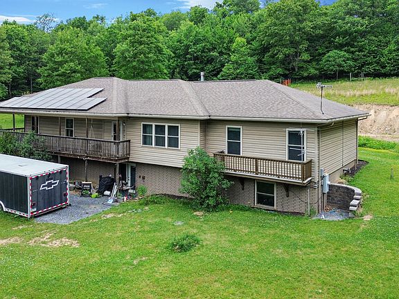 3rd image of 820 3rd Ave