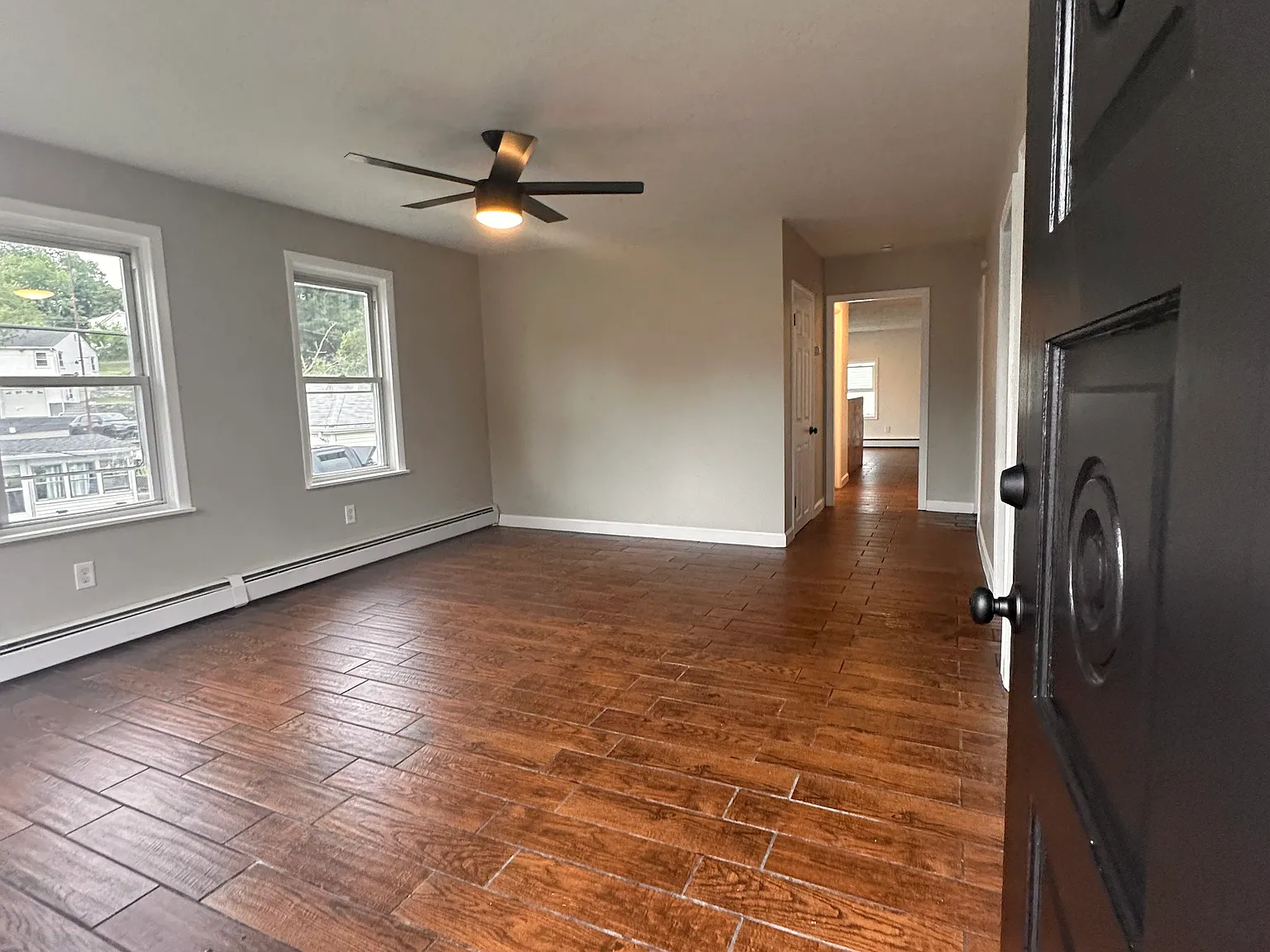 3 bed, 1000 sqft, $2,350 — Photo 2
