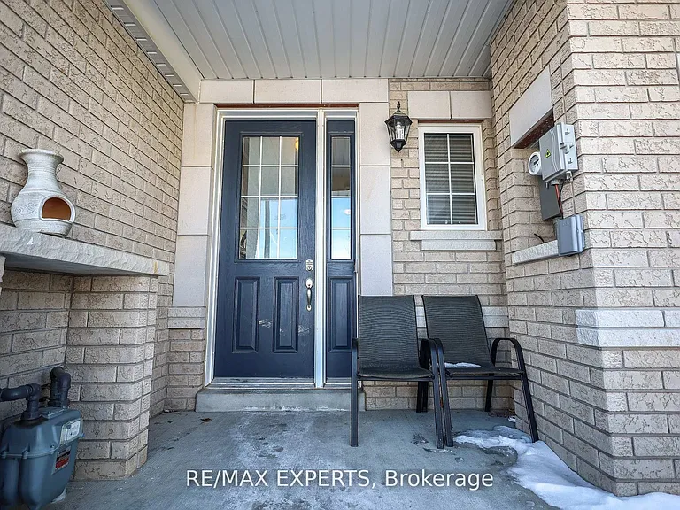 27 Hogan Manor Dr — Photo 5