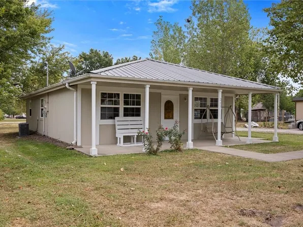 213 Spruce St, Garden City, MO 64747