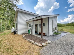 835 Waldroup Rd, Hayesville, NC 28904