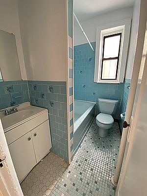 4th image of 801 51st St APT 2R