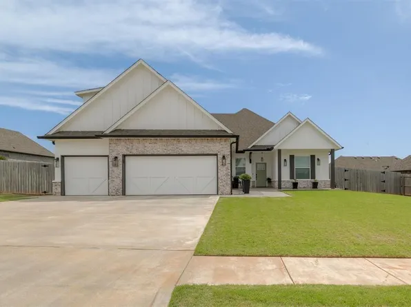 2308 W Mickey Dr, Mustang, OK 73064