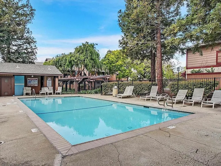 180 Hackamore Cmn — Photo 16
