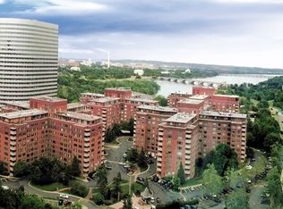 1111 Arlington Blvd APT 324, Arlington, VA 22209