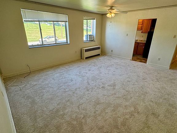 5th image of 816 Perry Hwy APT 32