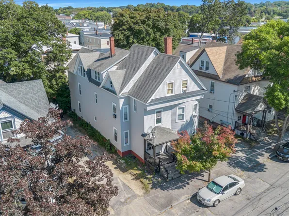 32 Howe Street, Lewiston, ME 04240