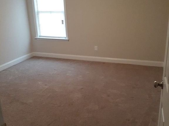 5th image of 129 Alder Dr